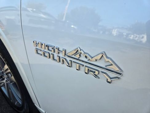 Used 2023 Chevrolet Traverse High Country AWD/4WD image 10