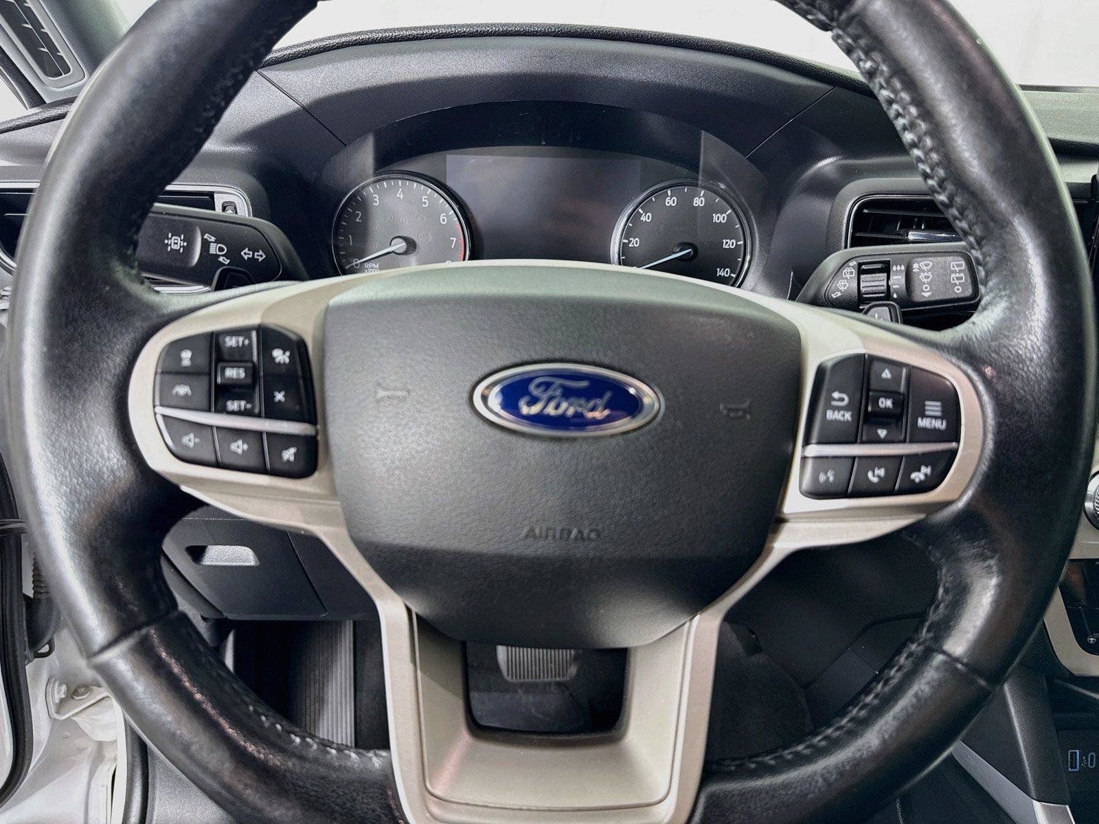 Used 2021 Ford Explorer XLT w/ Equipment Group 202A AWD/4WD image 17