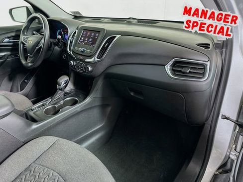 Used 2022 Chevrolet Equinox LT w/ Driver Convenience Package image 27