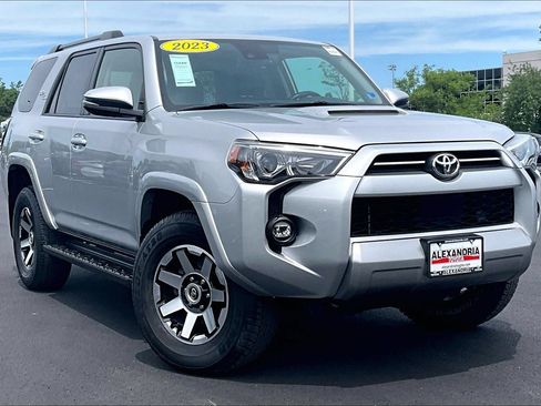 Used 2023 Toyota 4Runner TRD Off-Road Premium AWD/4WD image 2