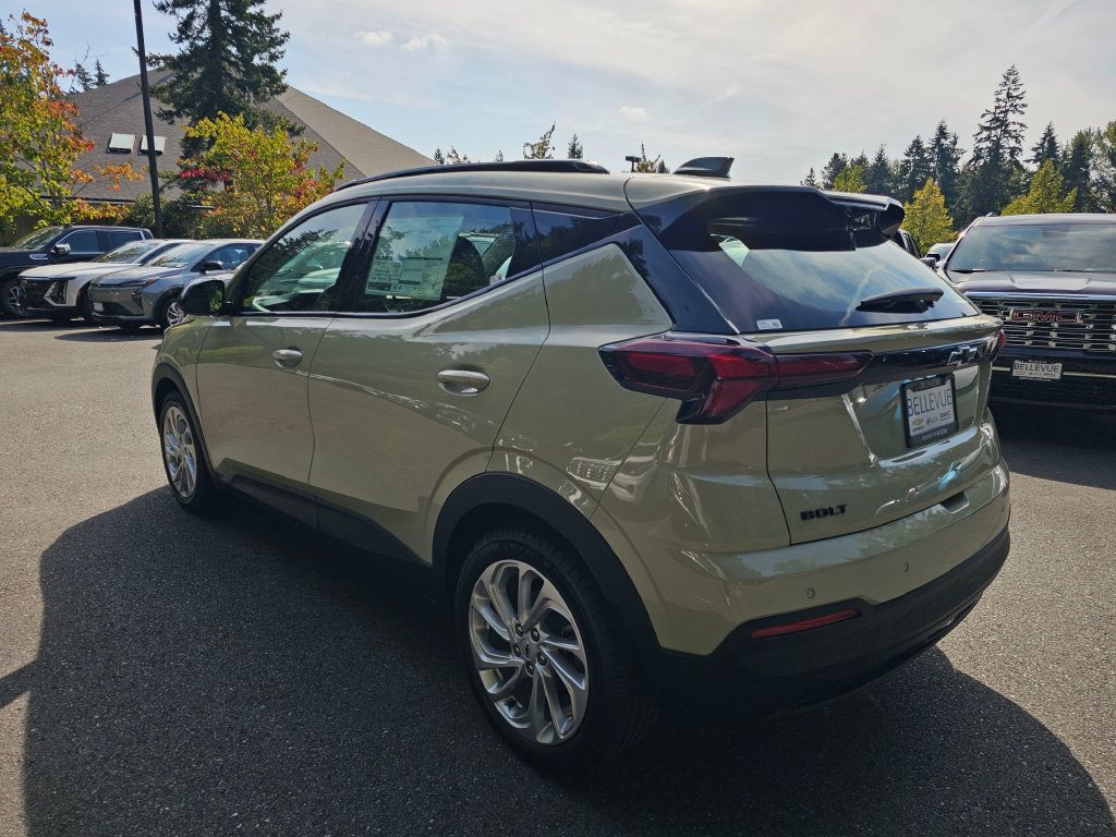 New 2027 Chevrolet Bolt LT w/ Dual Panel Sunroof Package FWD image 5