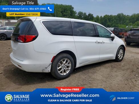 Used 2023 Chrysler Voyager LX FWD image 4