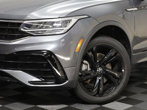 Certified 2024 Volkswagen Tiguan SE R-Line AWD/4WD image 3