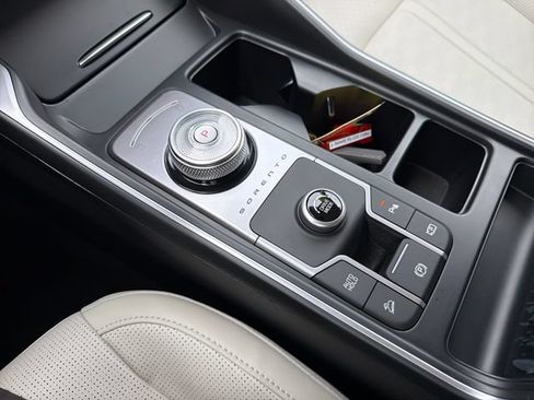 Certified 2025 Kia Sorento EX FWD image 14