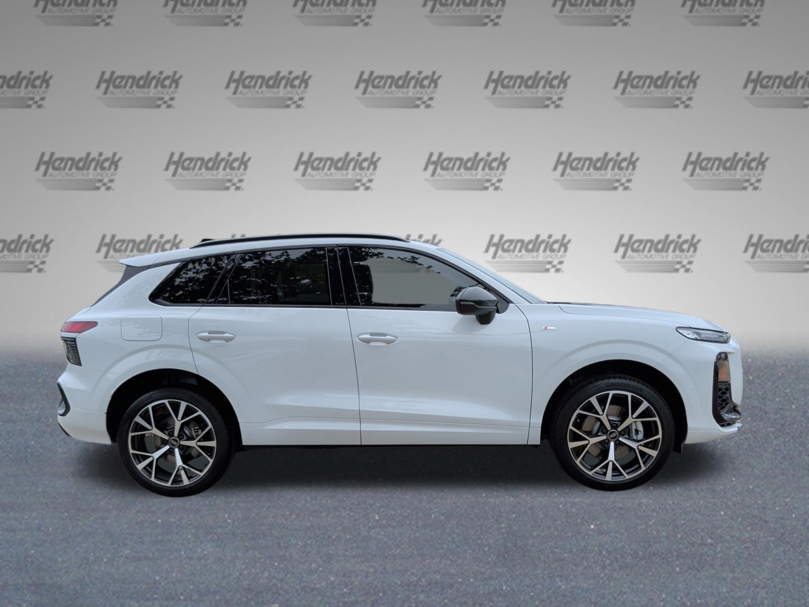 Used 2026 Audi Q3 quattro 2.0T w/ 20" Wheel Package AWD/4WD image 6