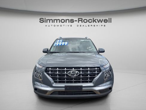 Used 2025 Hyundai Venue SEL FWD image 7