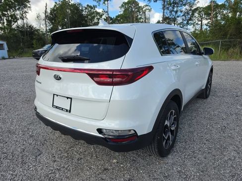 Used 2022 Kia Sportage LX FWD image 3