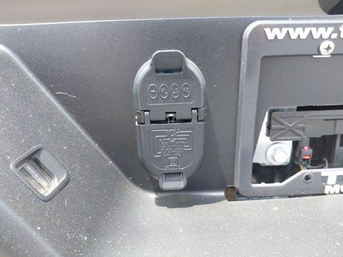 Used 2025 GMC Sierra 1500 SLT AWD/4WD image 7