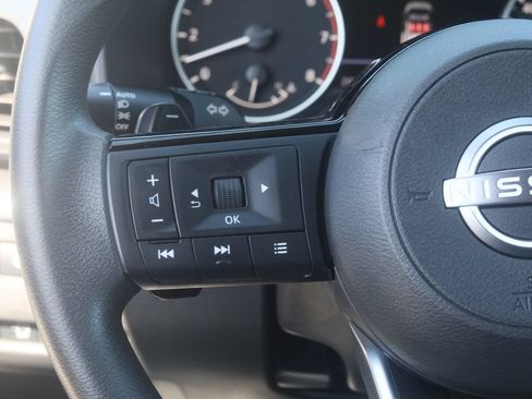 Used 2023 Nissan Rogue SV AWD/4WD image 8
