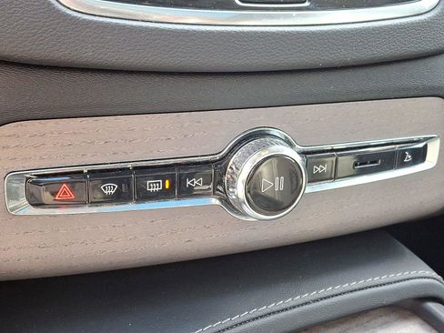 Certified 2022 Volvo XC90 T6 Inscription w/ Climate Package image 16