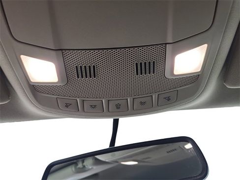 Used 2018 Ford Fusion SE w/ Fusion SE Technology Package image 34