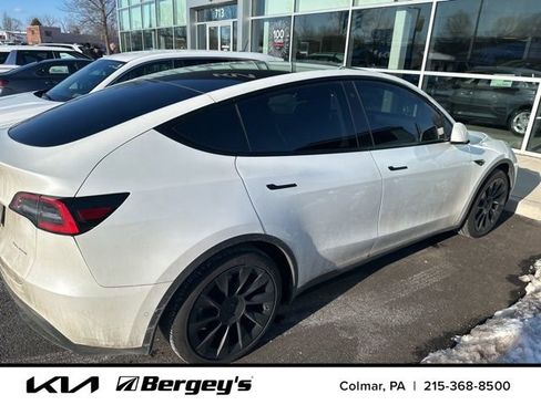 Used 2020 Tesla Model Y Long Range image 5