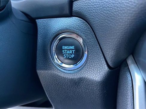 Used 2022 Toyota RAV4 XLE Premium image 21