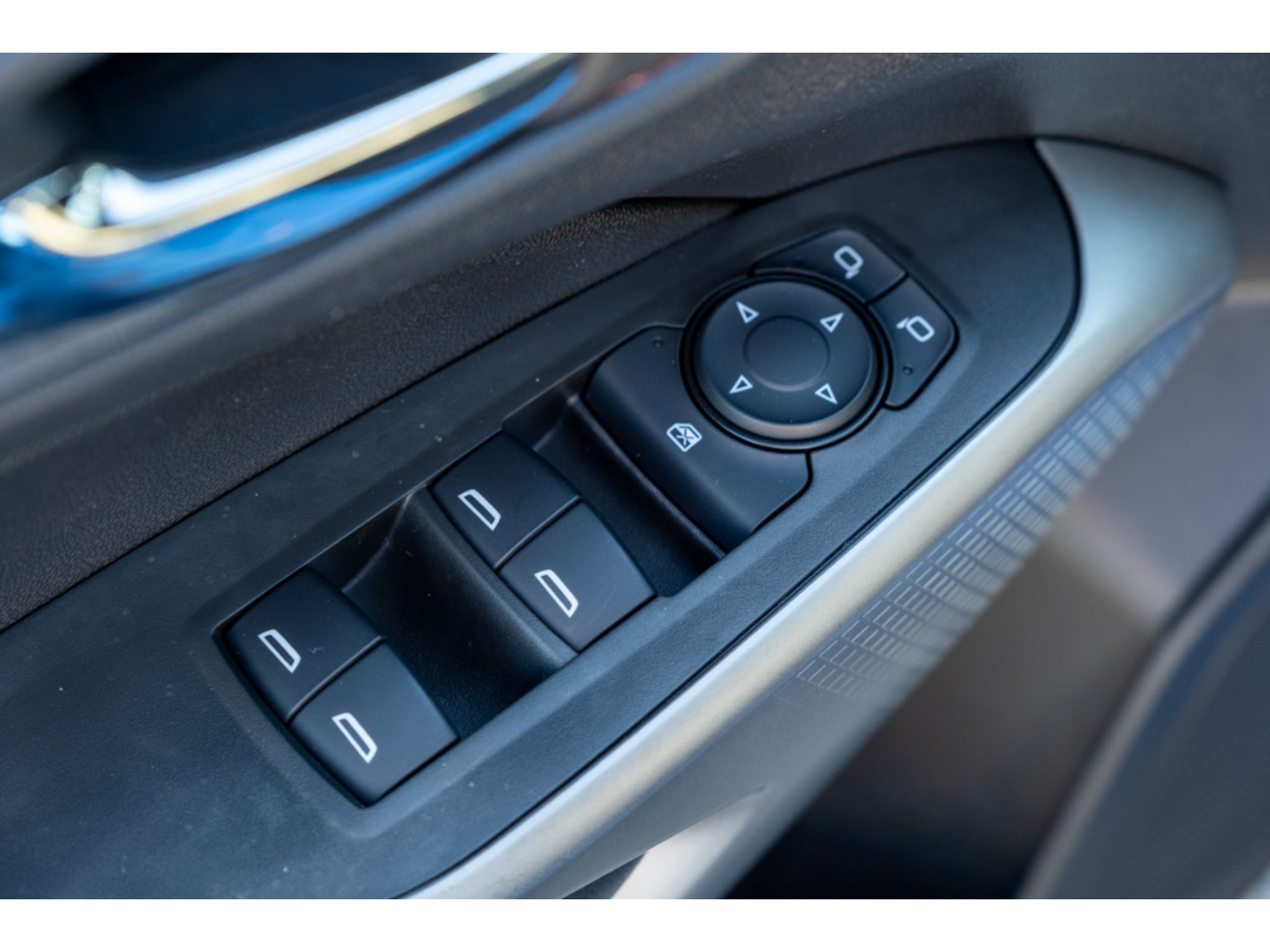 Used 2024 Chevrolet Trax RS w/ Sunroof Package FWD image 14