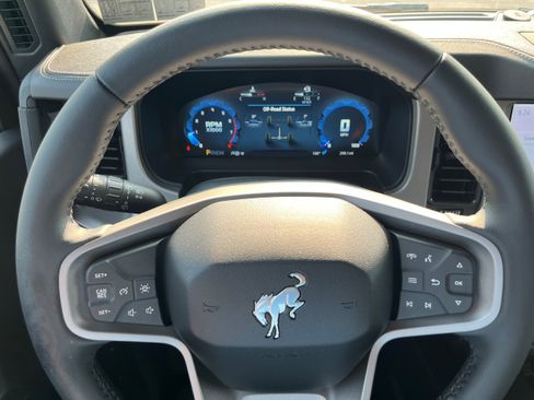 New 2026 Ford Bronco Outer Banks w/ Black Appearance Package AWD/4WD image 20