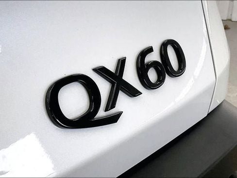 Certified 2025 INFINITI QX60 Luxe w/ Black Edition image 9