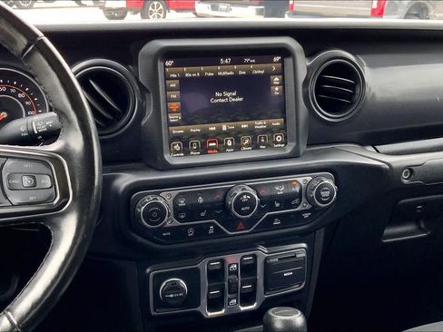 Used 2022 Jeep Gladiator Sport AWD/4WD image 7