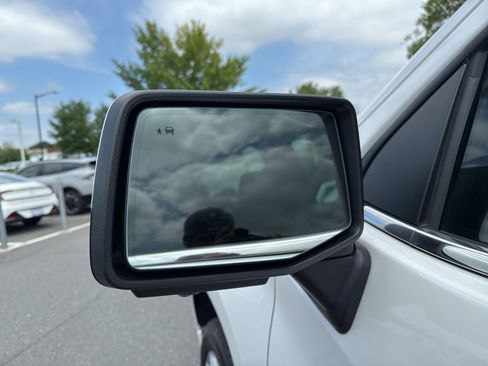 Used 2023 Chevrolet Silverado 1500 High Country w/ High Country Premium Package image 10