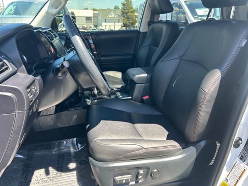 Used 2024 Toyota 4Runner TRD Off-Road Premium w/ Off Road Premium Plus Package AWD/4WD image 10