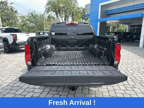 Used 2023 Chevrolet Colorado Z71 w/ Z71 Convenience Package 2 AWD/4WD image 28