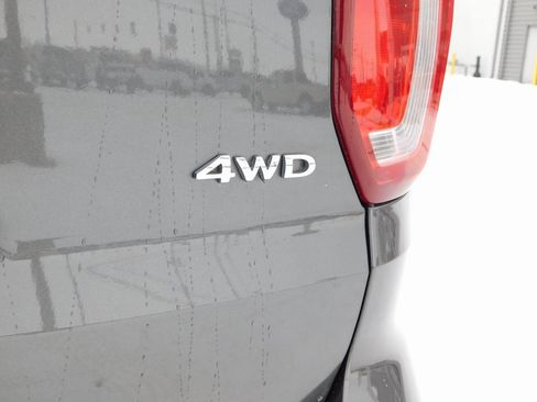 Used 2018 Ford Explorer Limited image 45