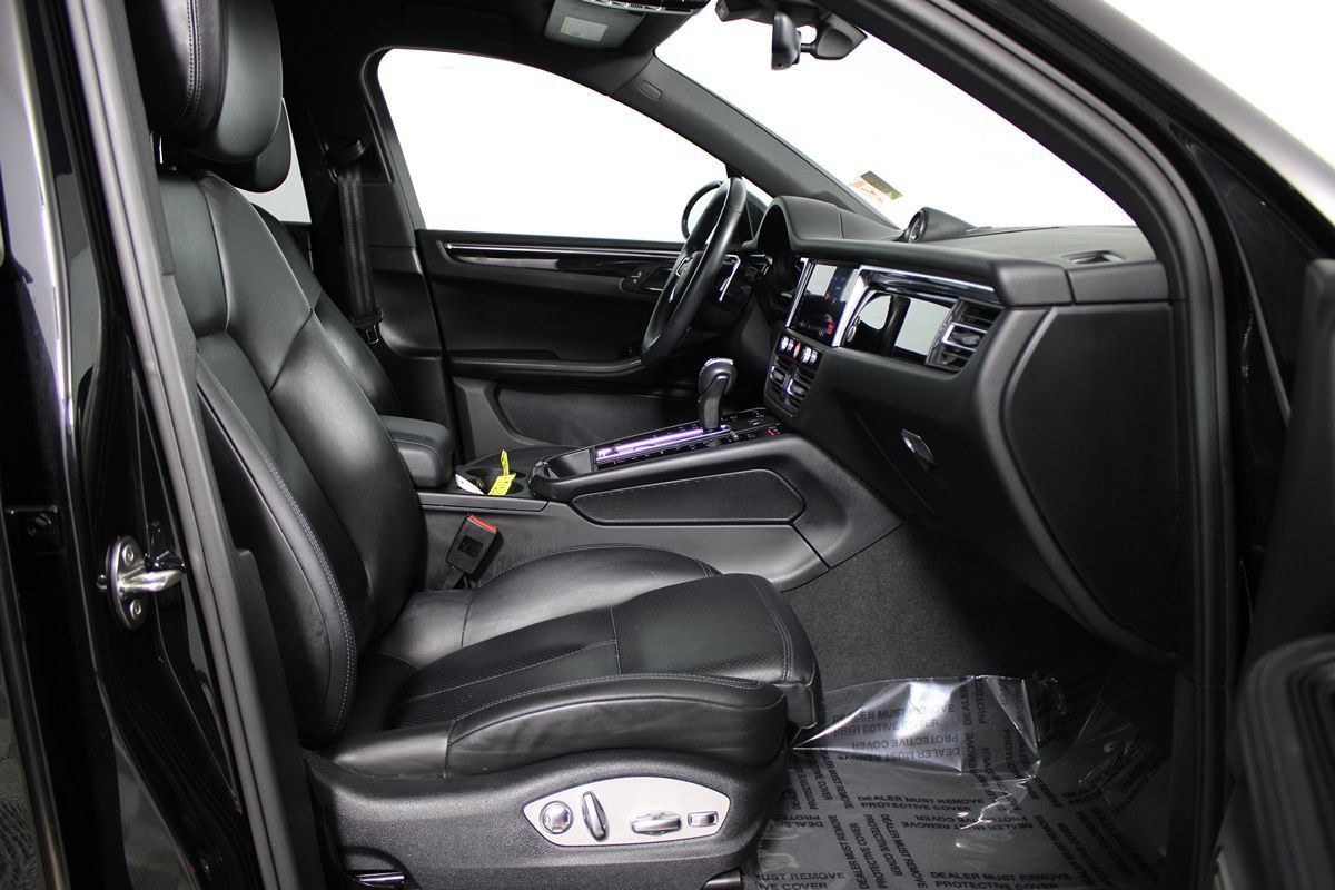 Used 2022 Porsche Macan AWD/4WD image 28