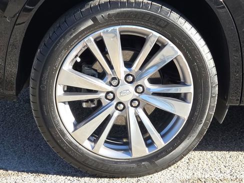 Used 2023 Cadillac XT6 Premium Luxury w/ Technology Package FWD image 9