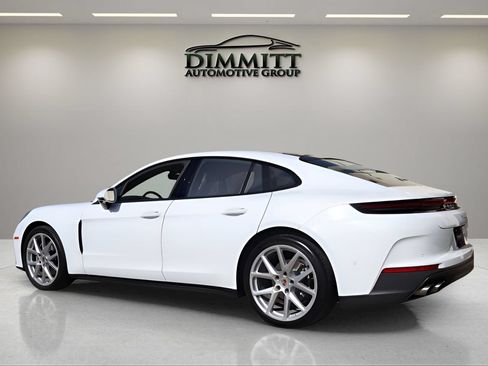 Used 2024 Porsche Panamera RWD image 3