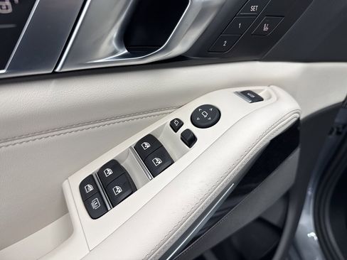 New 2026 BMW X7 xDrive40i w/ M Sport Package image 41