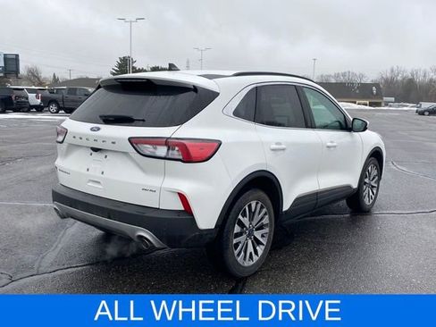 Used 2022 Ford Escape Titanium AWD/4WD image 3