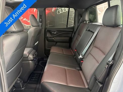 Used 2025 Honda Ridgeline Black Edition image 12