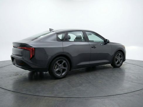 Used 2025 Kia K4 LXS image 9