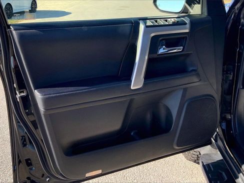 Used 2020 Toyota 4Runner SR5 image 19