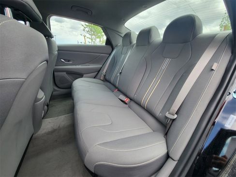 New 2025 Hyundai Elantra SEL image 11