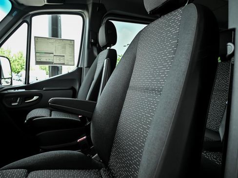 New 2025 Mercedes-Benz Sprinter 2500 image 9