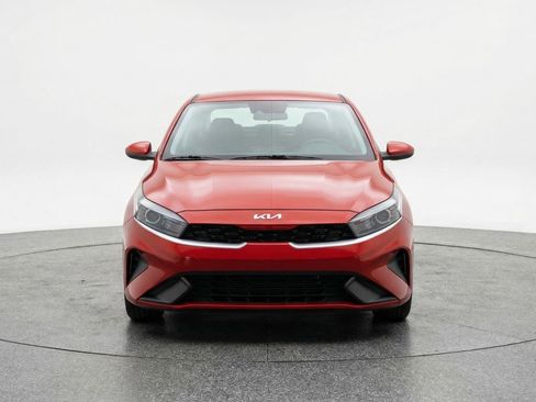 Used 2024 Kia Forte LXS FWD image 2