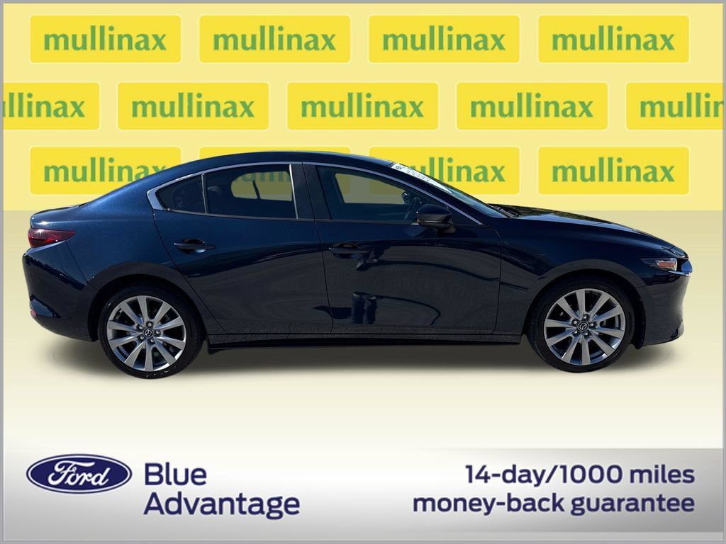 Used 2023 MAZDA MAZDA3 s FWD image 2
