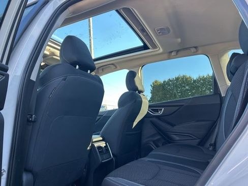 Used 2022 Subaru Forester Premium image 11