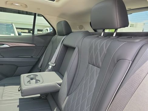 Used 2023 Buick Envision Avenir FWD image 12