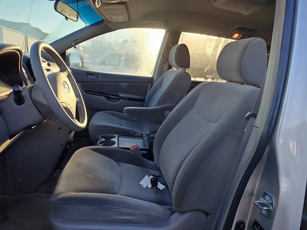 Used 2005 Toyota Sienna LE FWD image 9