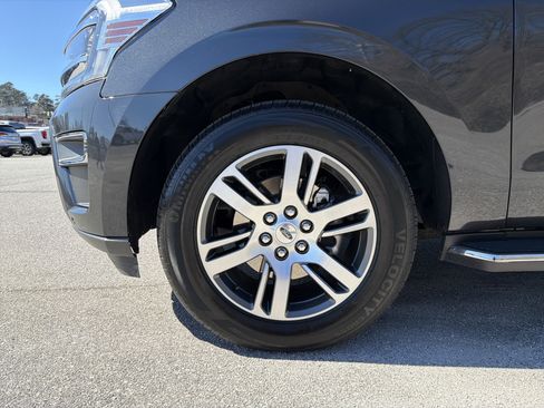 Used 2022 Ford Expedition Limited image 14