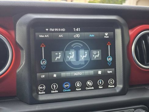 Used 2018 Jeep Wrangler Unlimited Rubicon AWD/4WD image 15