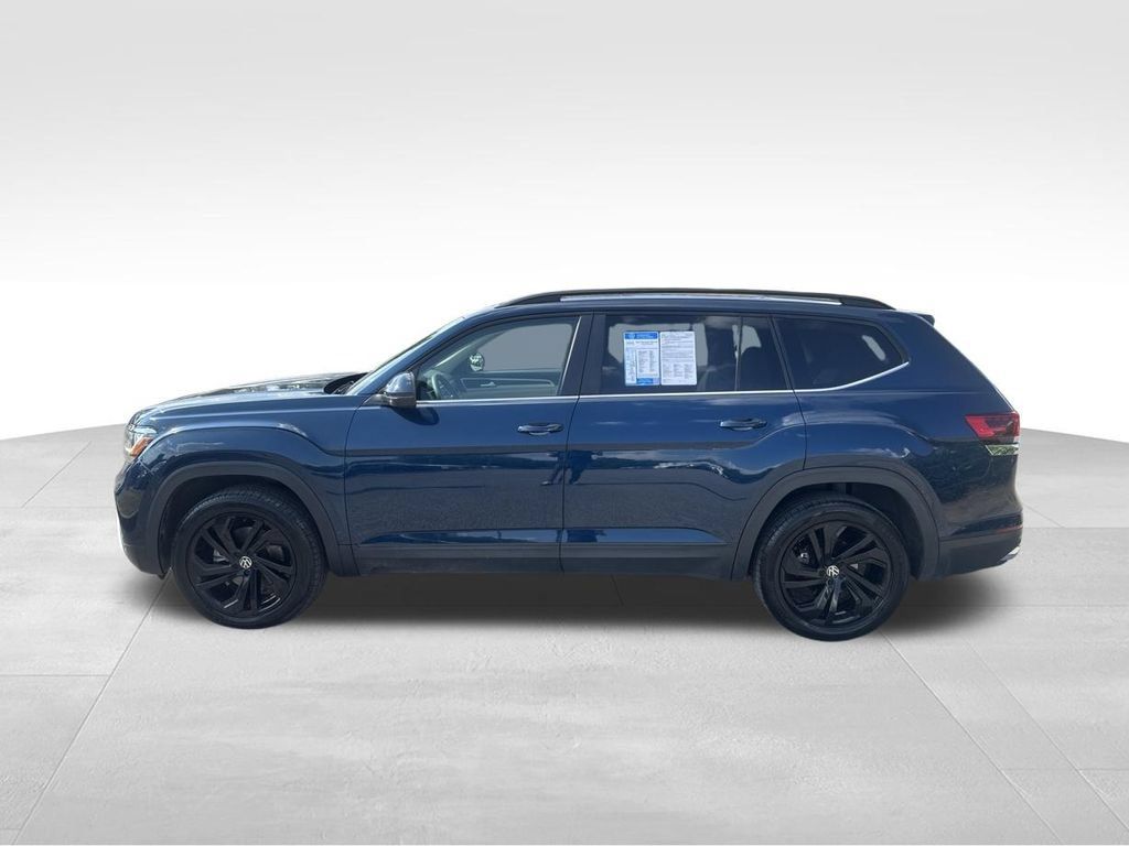 Used 2023 Volkswagen Atlas SE w/ Panoramic Sunroof Package FWD image 4