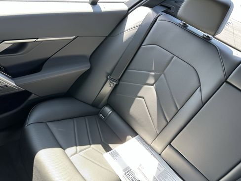 New 2026 BMW 550e xDrive image 17