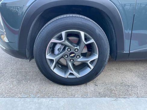 Used 2025 Chevrolet Trax LT image 33