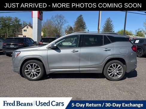 Used 2023 GMC Terrain Denali w/ Denali Premium Package image 4