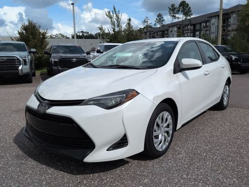 Used 2019 Toyota Corolla LE FWD image 2