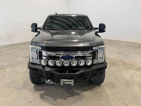 Used 2019 Ford F250 XLT w/ FX4 Off-Road Package image 4