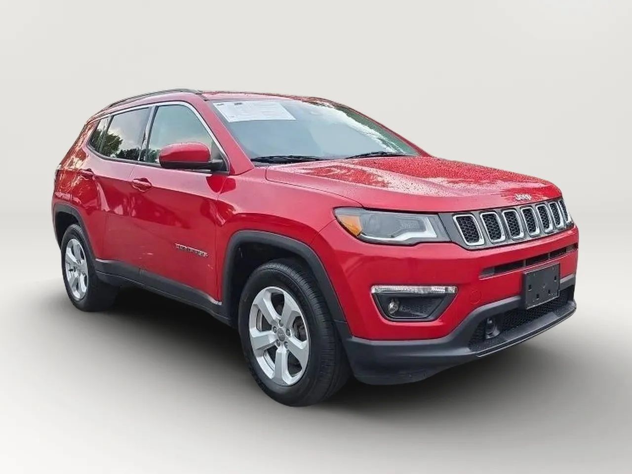 Used 2018 Jeep Compass Latitude w/ Popular Equipment Group AWD/4WD image 3