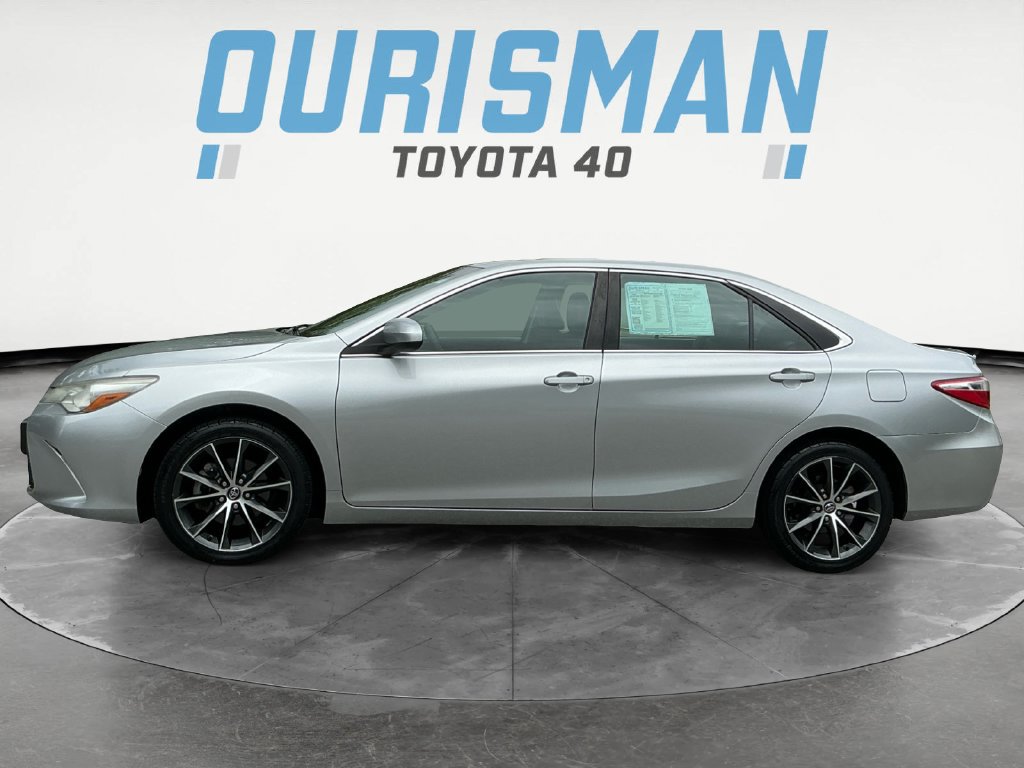 Used 2017 Toyota Camry XSE w/ Moonroof Package FWD image 4